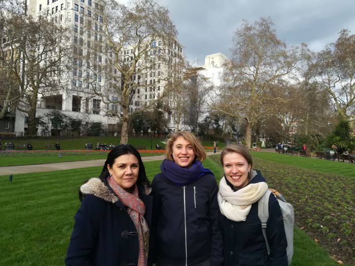 From left to right: Cláudia, Anna and Essi at Victoria Embankment Gardens, Westminster, London